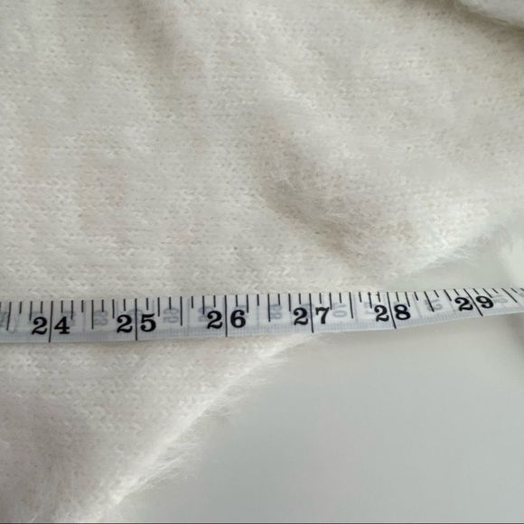 White bat arm loose fit long sleeve soft fuzzy mohair crew neck pullover sweater - Picture 4 of 7